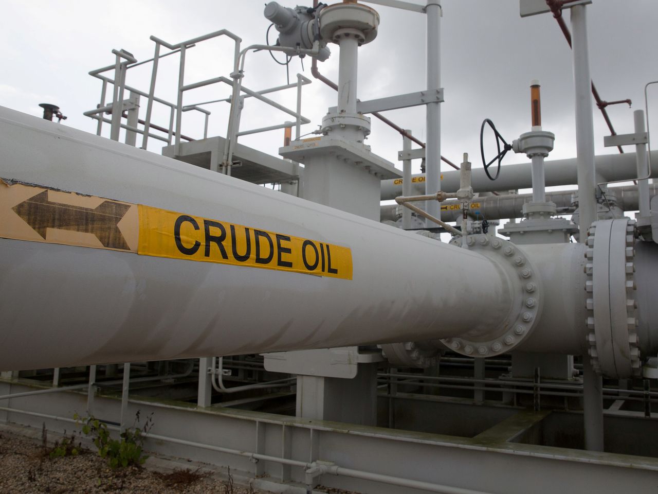 أنابيب تحمل النفط الخام في تكساس. رويترز