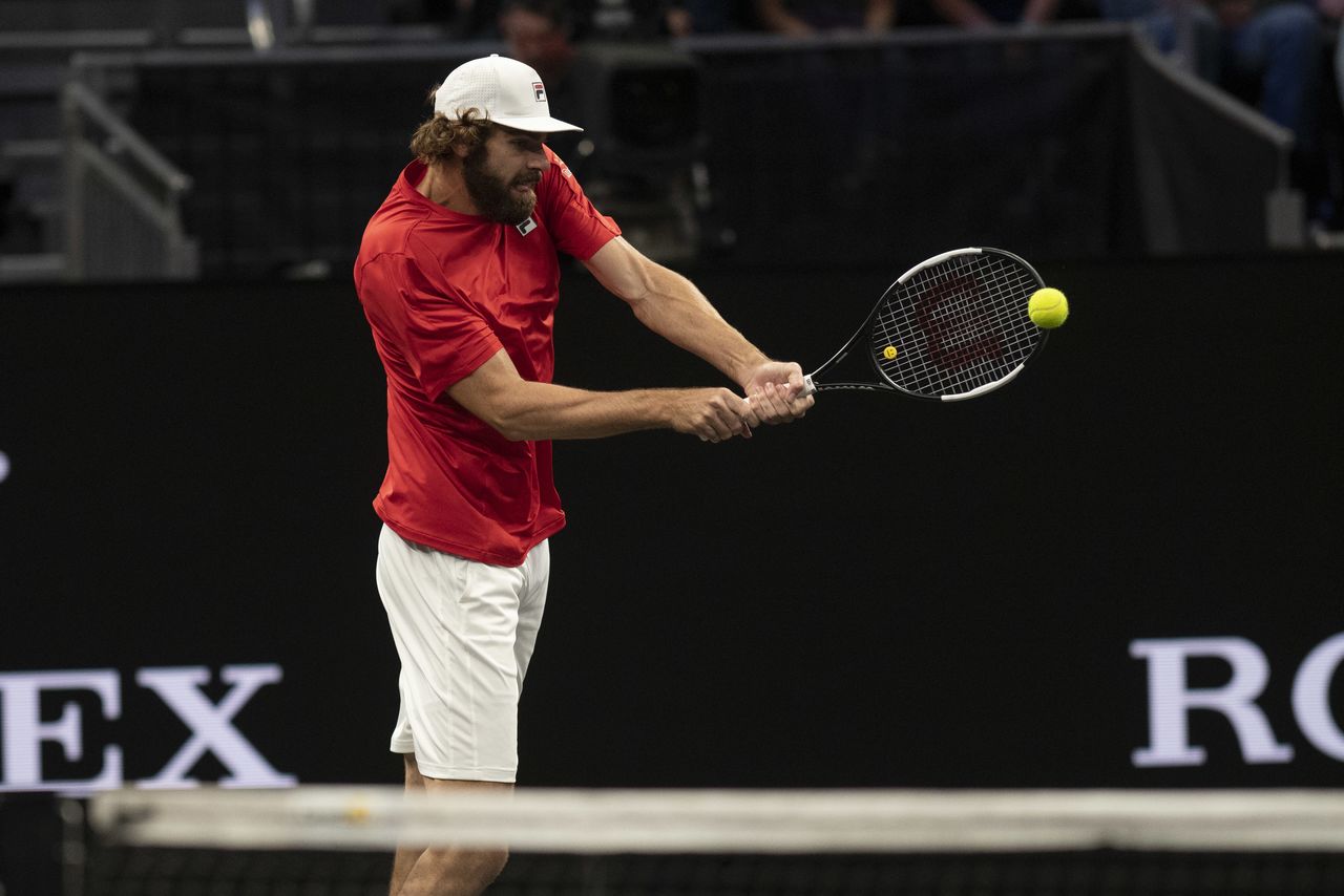 لاعب التنس رايلي أوبيلكا أثناء مباراة في :اس ليفر للتنس يوم 26 سبتمبر 2021. صورة لرويترز من (يو.إس.إيه. توداي سبورتس).