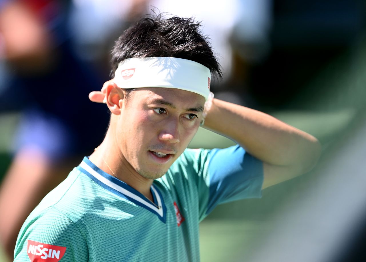 لاعب التنس الياباني كي نيشيكوري في صورة من أرشيف رويترز