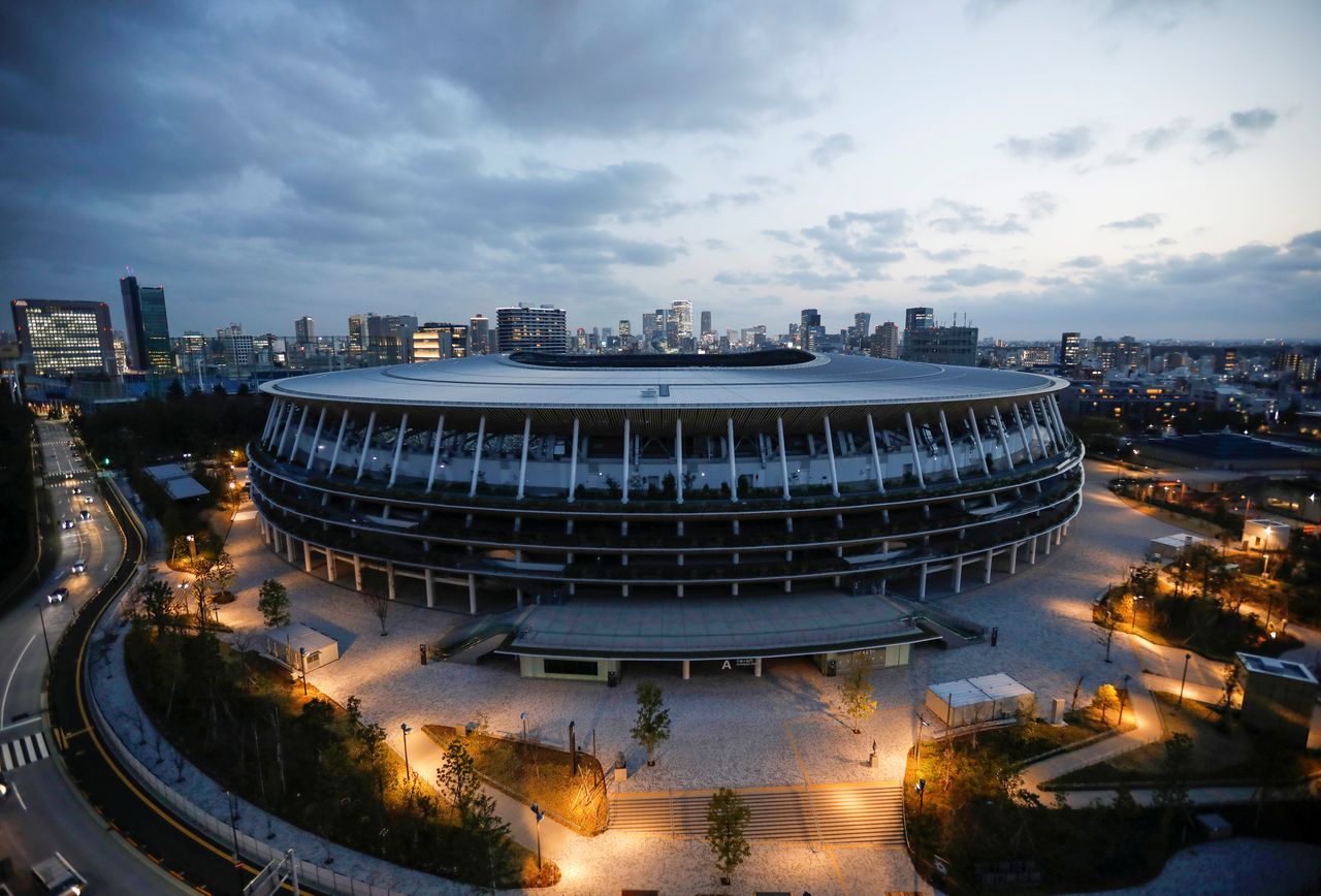 الاستاد الوطني، وهو الاستاد الرئيسي لألعاب طوكيو الأولمبية والبارالمبية 2020، في طوكيو، اليابان، 18 مارس/ آذار، 2021. رويترز/ كيم كيونغ هون