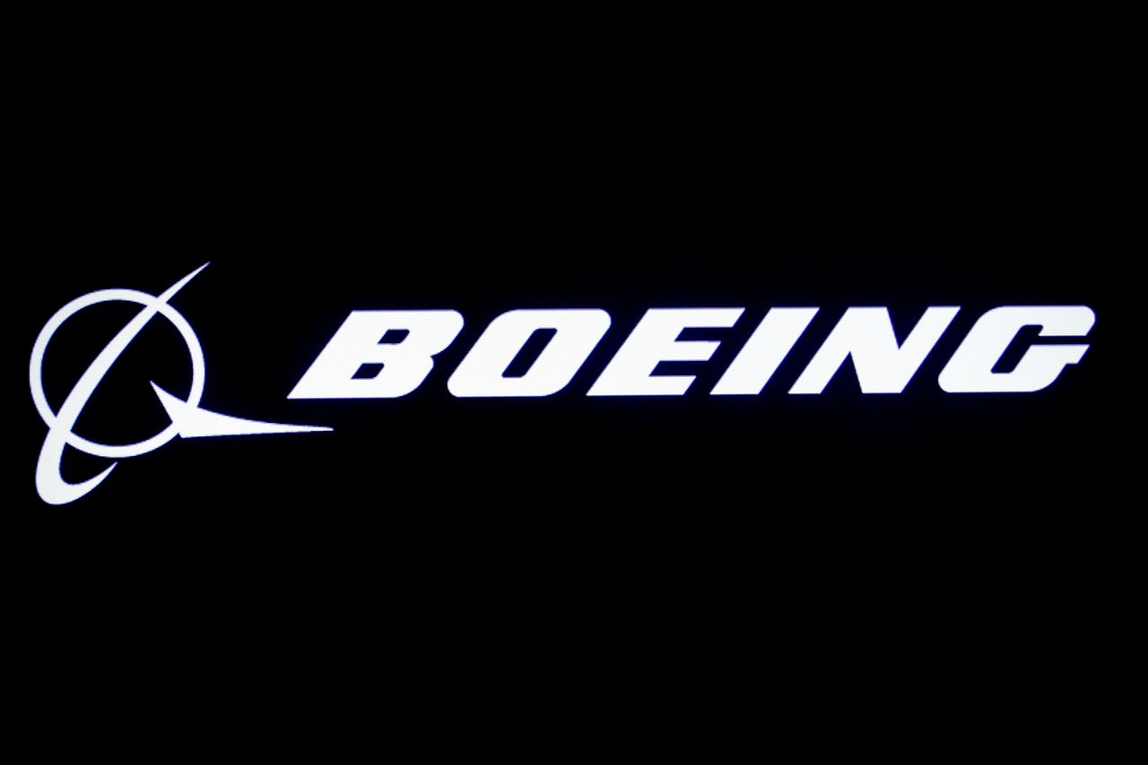 شعار شركة بوينج بصورة من أرشيف رويترز.