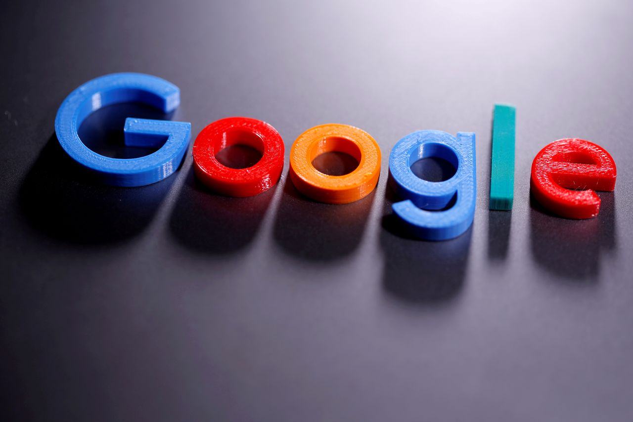 شعار جوجل في صورة من أرشيف رويترز.