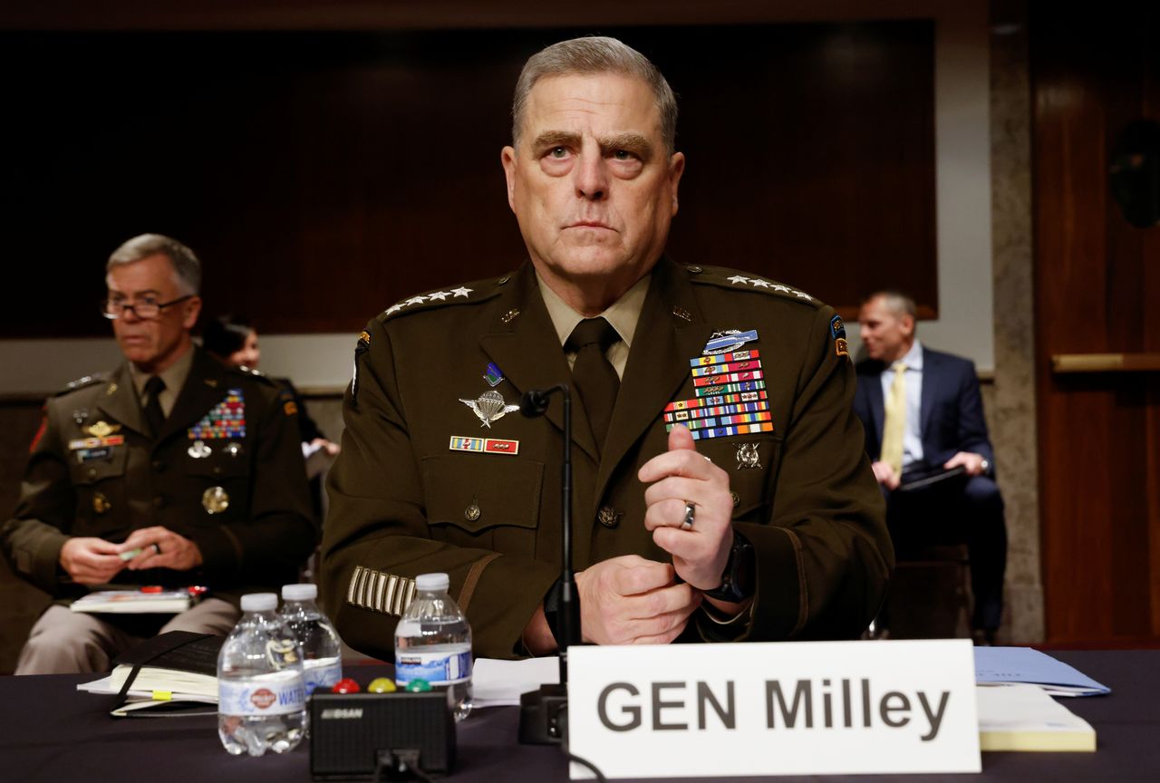 الجنرال مارك ميلي رئيس هيئة الأركان الأمريكية المشتركة في اجتماع للجنة القوات المسلحة بمجلس الشيوخ بواشنطن يوم الخميس. تصوير: جوناثان إرنست - رويترز.