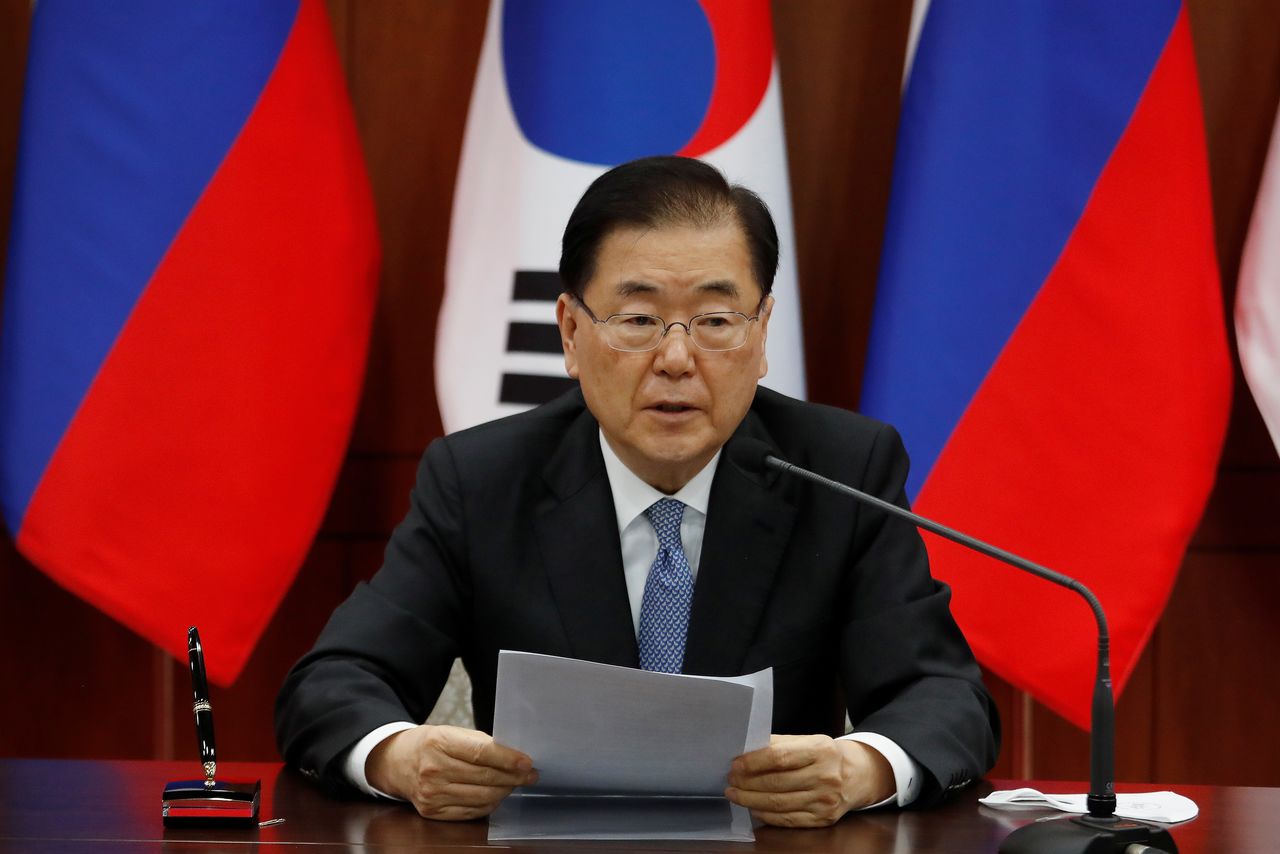 وزير خارجية كوريا الجنوبية تشونج إيوي يونج يتحدث في مؤتمر صحفي في سول يوم 25 مارس آذار 2021. صورة لرويترز من ممثل لوكالات الأنبا.