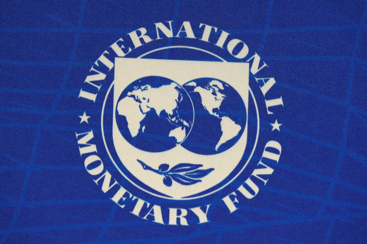 شعار صندوق النقد الدولي - صورة من أرشيف رويترز.