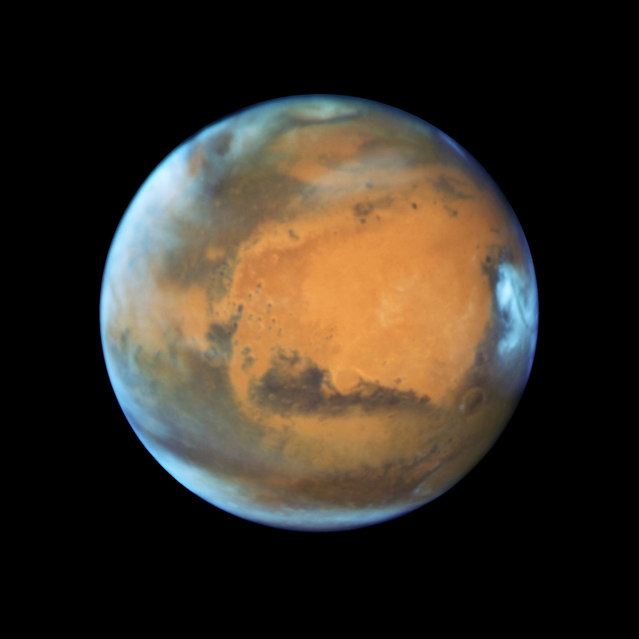 كوكب المريخ في صورة التقطها تلسكوب هابل التابع لإدارة الطيران والفضاء الأمريكية (ناسا) من أرشيف رويترز.
