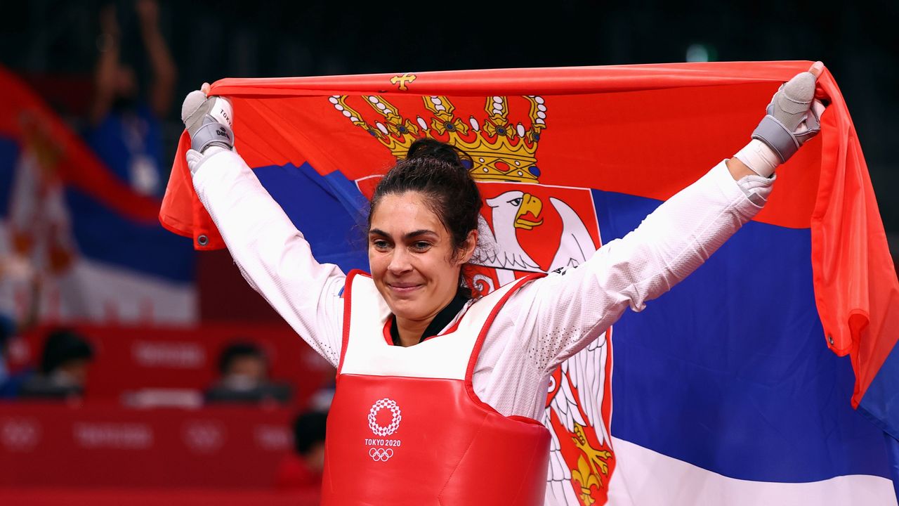 الصربية ميليتسا مانديتش أثناء مشاركتها في أولمبياد طوكيو يوم الثلاثاء. رويترز