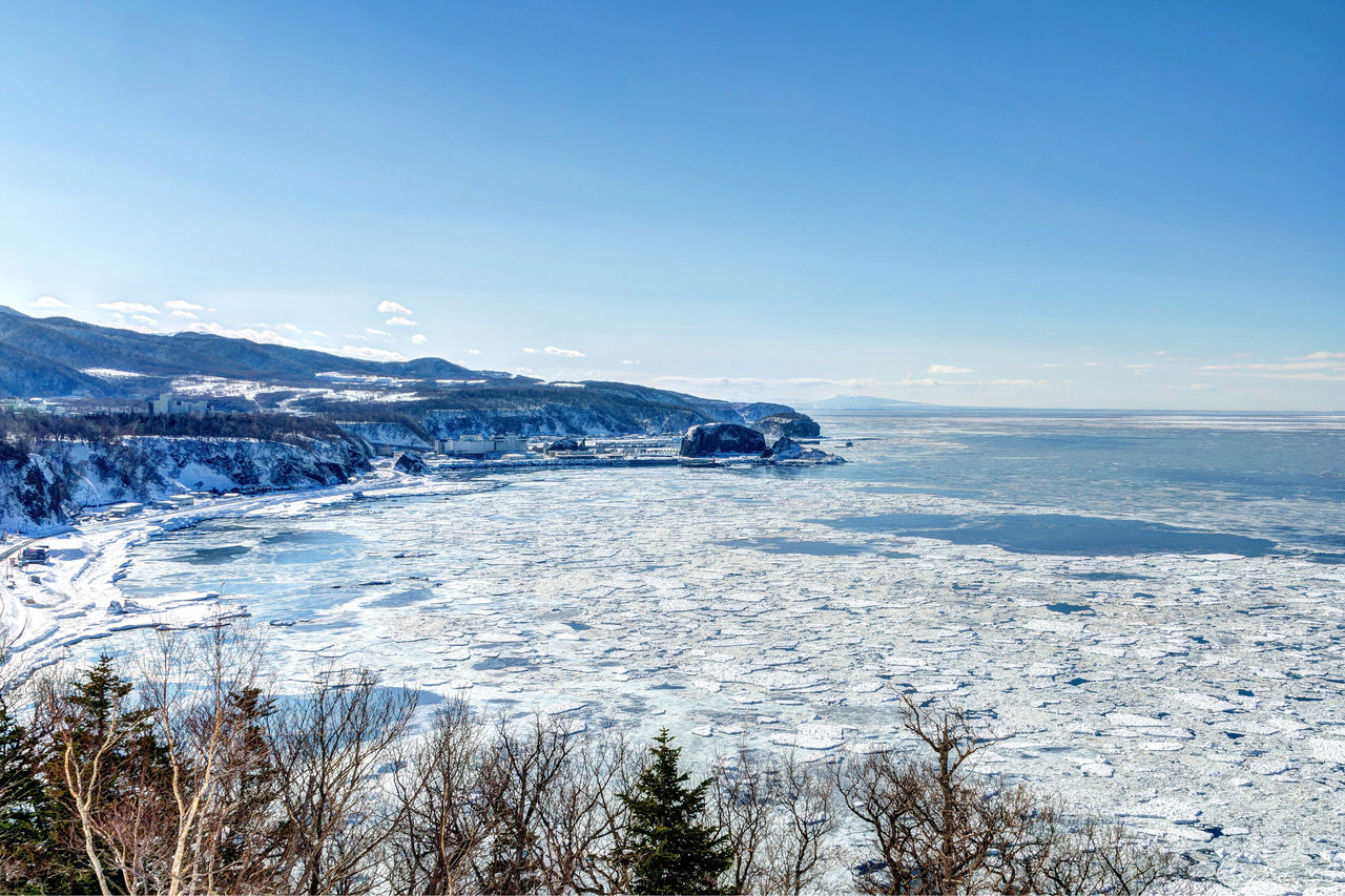 冬季的Puyuni海角，海面被流冰覆盖