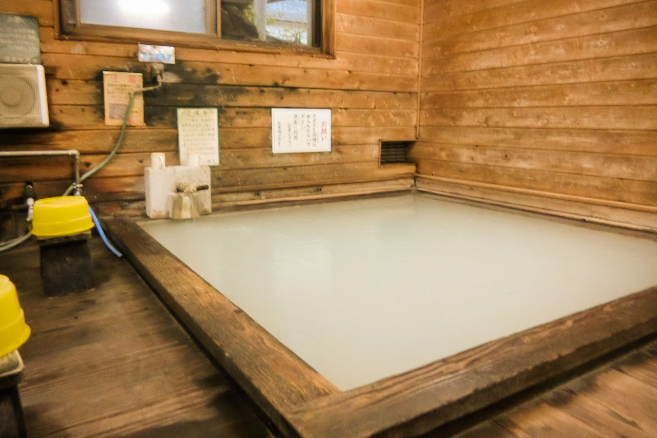 新汤 汤庄白桦的室内温泉