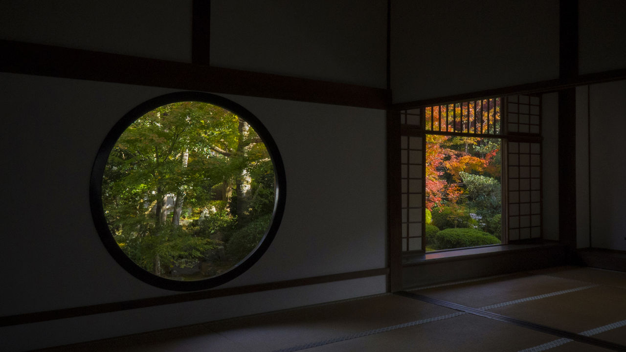 左边是悟道窗,右边是迷惘窗