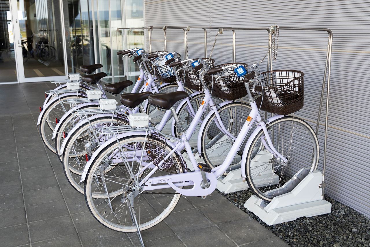 产业交流中心的共享单车专用停车位
