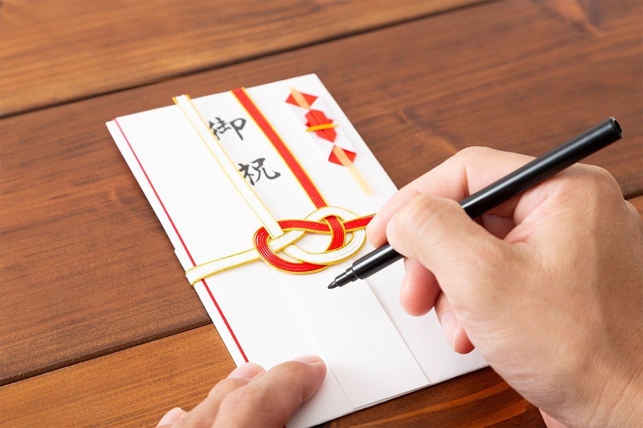 现在市面上的很多金封都已印好了用途(图片:PIXTA)