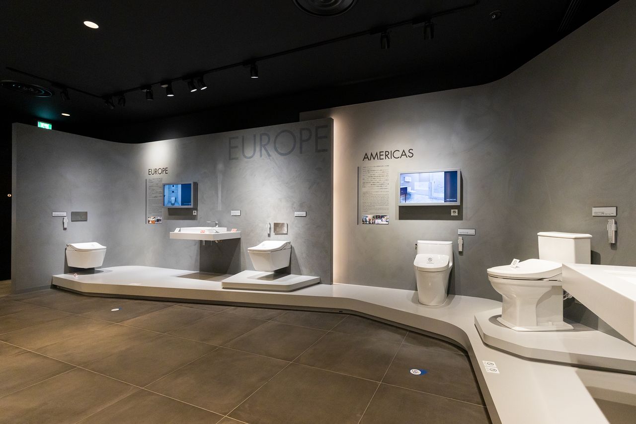 第三展厅陈列着在世界各地推广的TOTO产品,包括在欧洲广受欢迎的壁挂式马桶