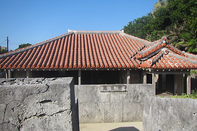 座间味岛的“高良家”，是与清朝做贸易的船主曾经居住的宅邸，现在为国家重要文化遗产（图片提供：环境省）