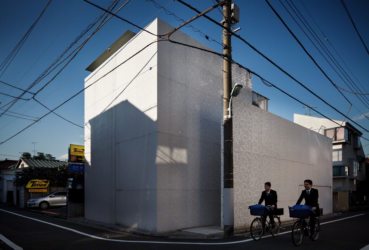 建筑名称：SAKURA （设计：MOUNT FUJI ARCHITECTS STUDIO 原田真宏&原田麻鱼	摄于2010年11月10日）