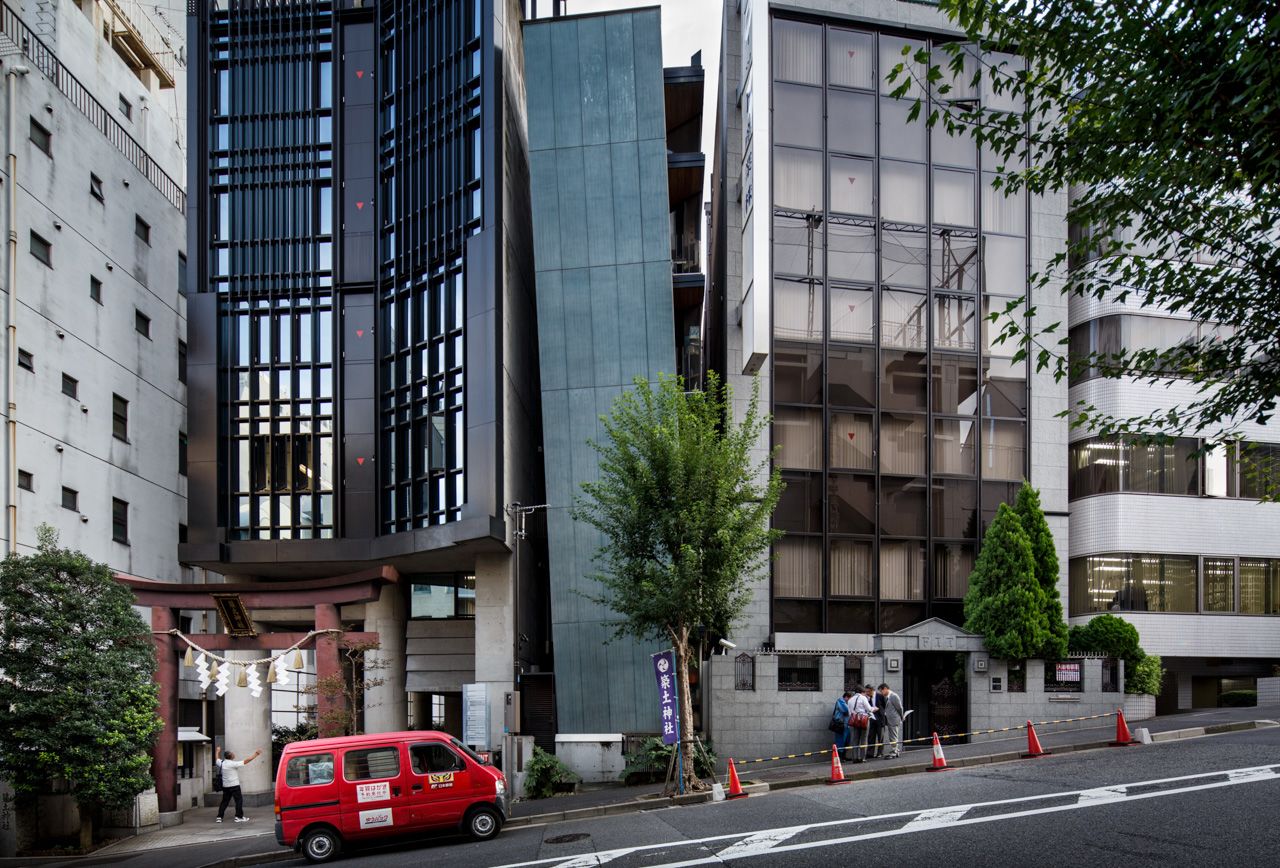 建筑名称：九段之家（设计：坂根宏彦规划设计事务所<br>摄于2013年10月8日）