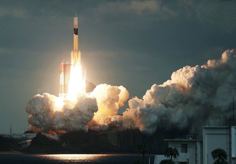H2A火箭32号机搭载防卫省X波段通讯卫星“煌2号”发射升空。2017年1月24日，鹿儿岛县种子岛航天中心（时事社）