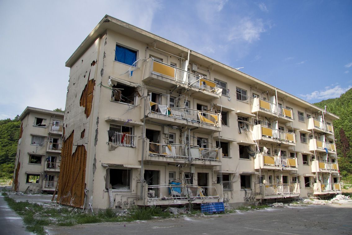 女川町内的民宅,可以确认海啸的高度达到了3层之高。