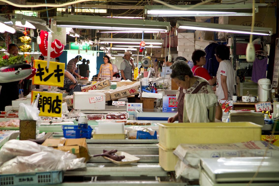 盐釜水产品批发市场渐渐恢复了往日的兴旺景象