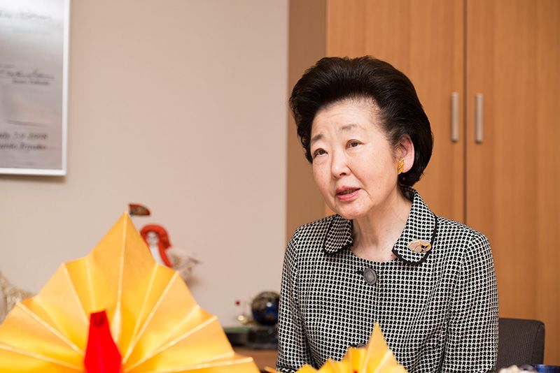 汪夫人积极同中国全国性的妇女群众组织——中华全国妇女联合会(全国