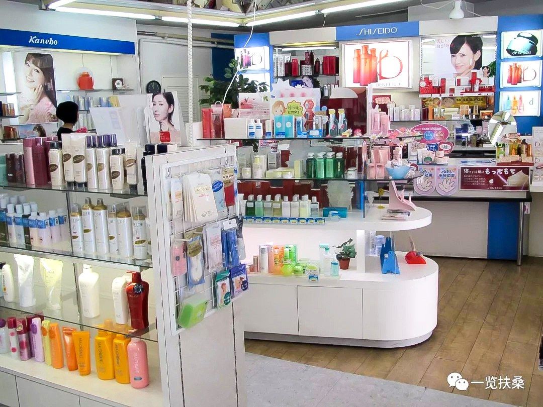 中国人“爆买”的一大地标：大丸化妆品店内