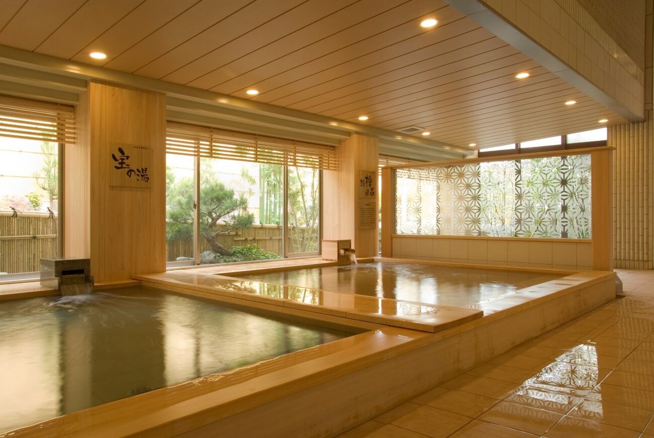 室内浴池（UTOPIA TAKARA　提供）