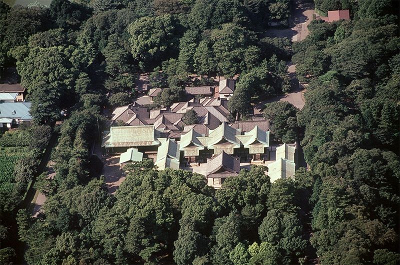 皇居内的宫中三殿（贤所、皇灵殿、神殿），1990年9月（时事社