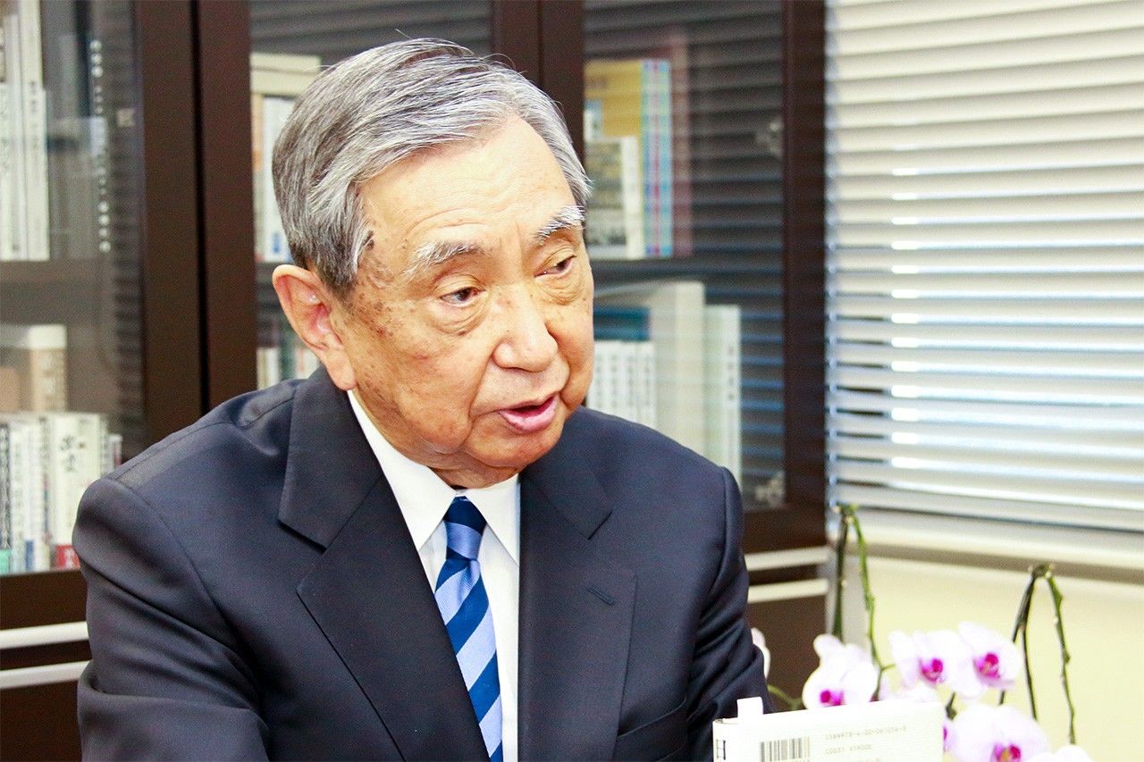 河野洋平接受采访