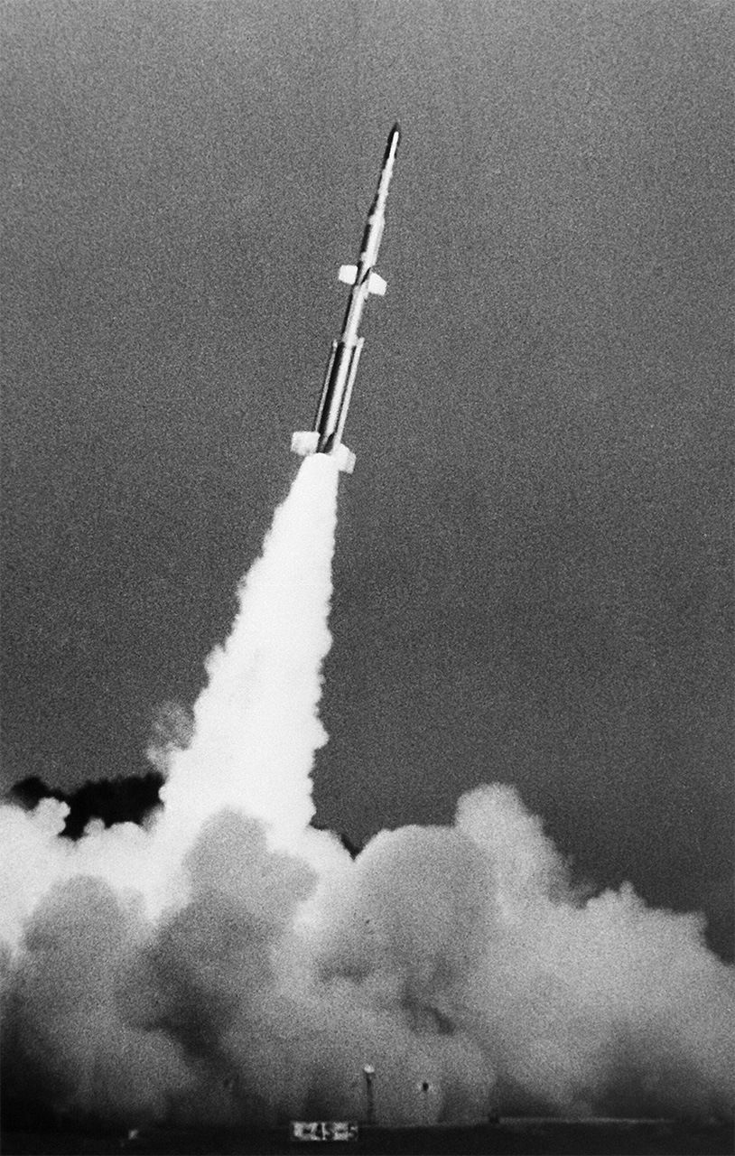 1970年2月，“L-4S-5”火箭发射升空，将“大隅”号人造卫星送入轨道（时事社）