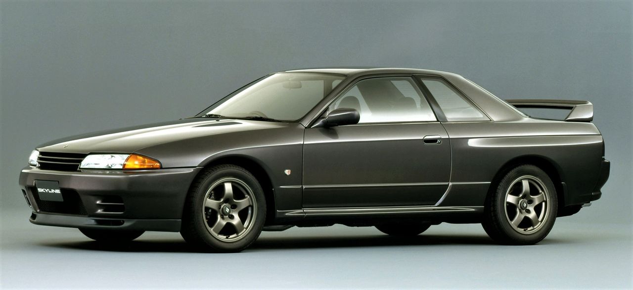 1989年推出的日产SKYLINE GT-R（BNR32款）。截至1994年末的销量达到4万辆以上　©NISSAN