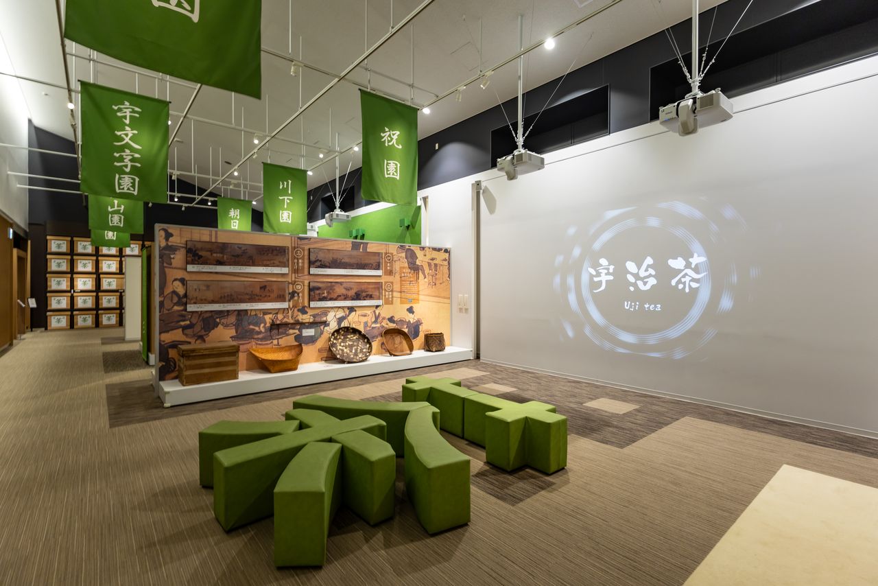 在CHAZUNA,游客可以通过数字化展示了解茶史(图片:藤原智幸)