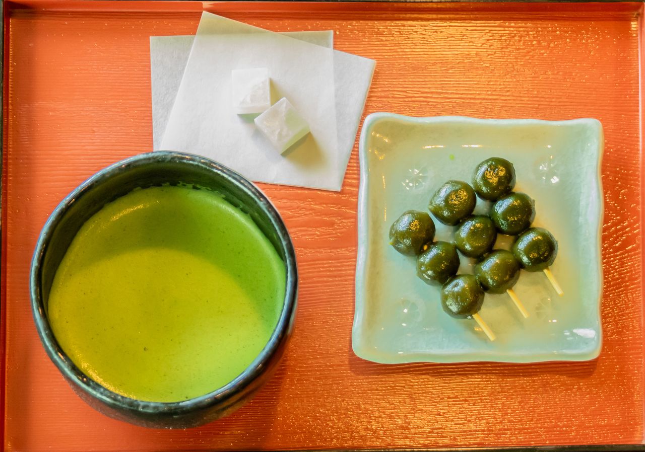 宇治市通圆茶屋的抹茶和茶团子套餐(图片:藤原智幸)