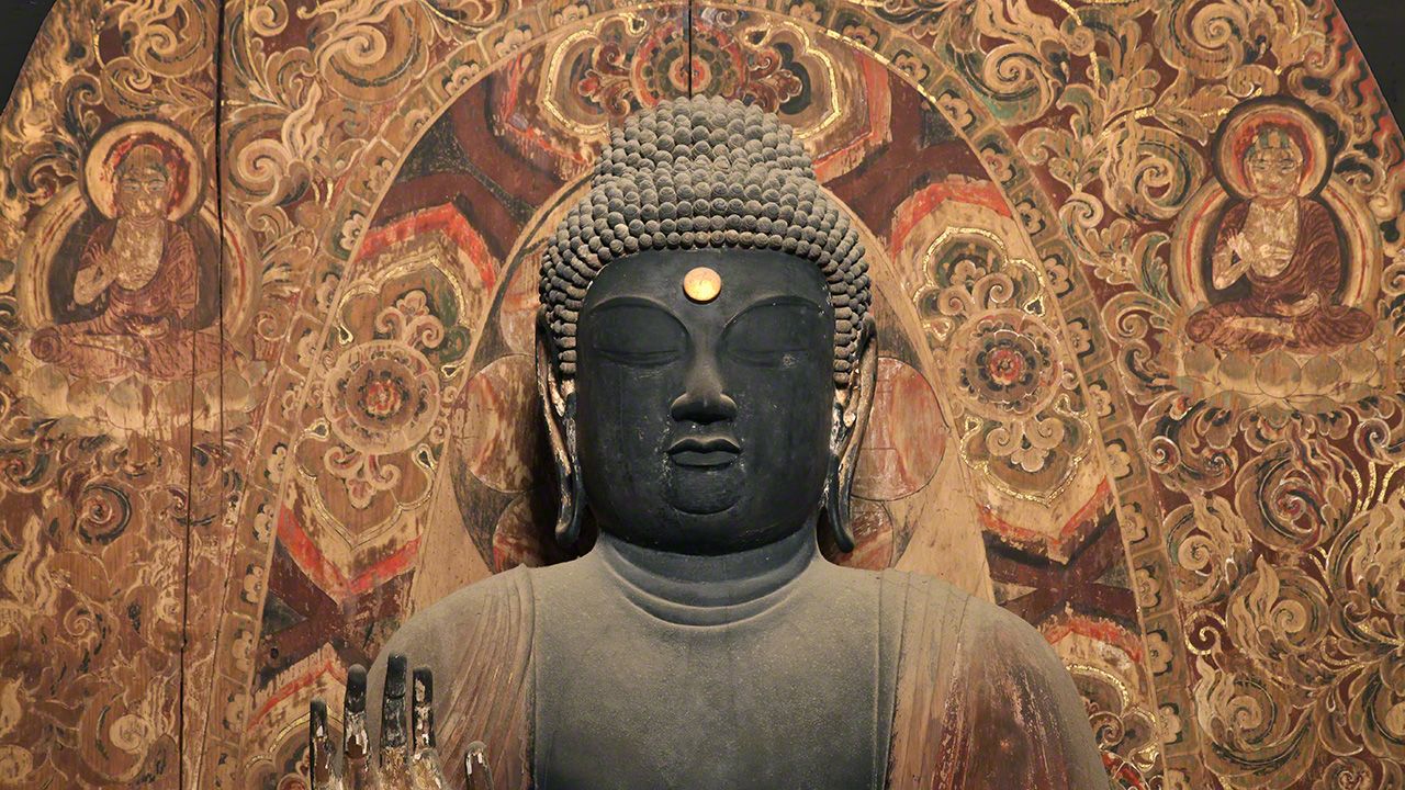 释迦如来立像| Nippon.com