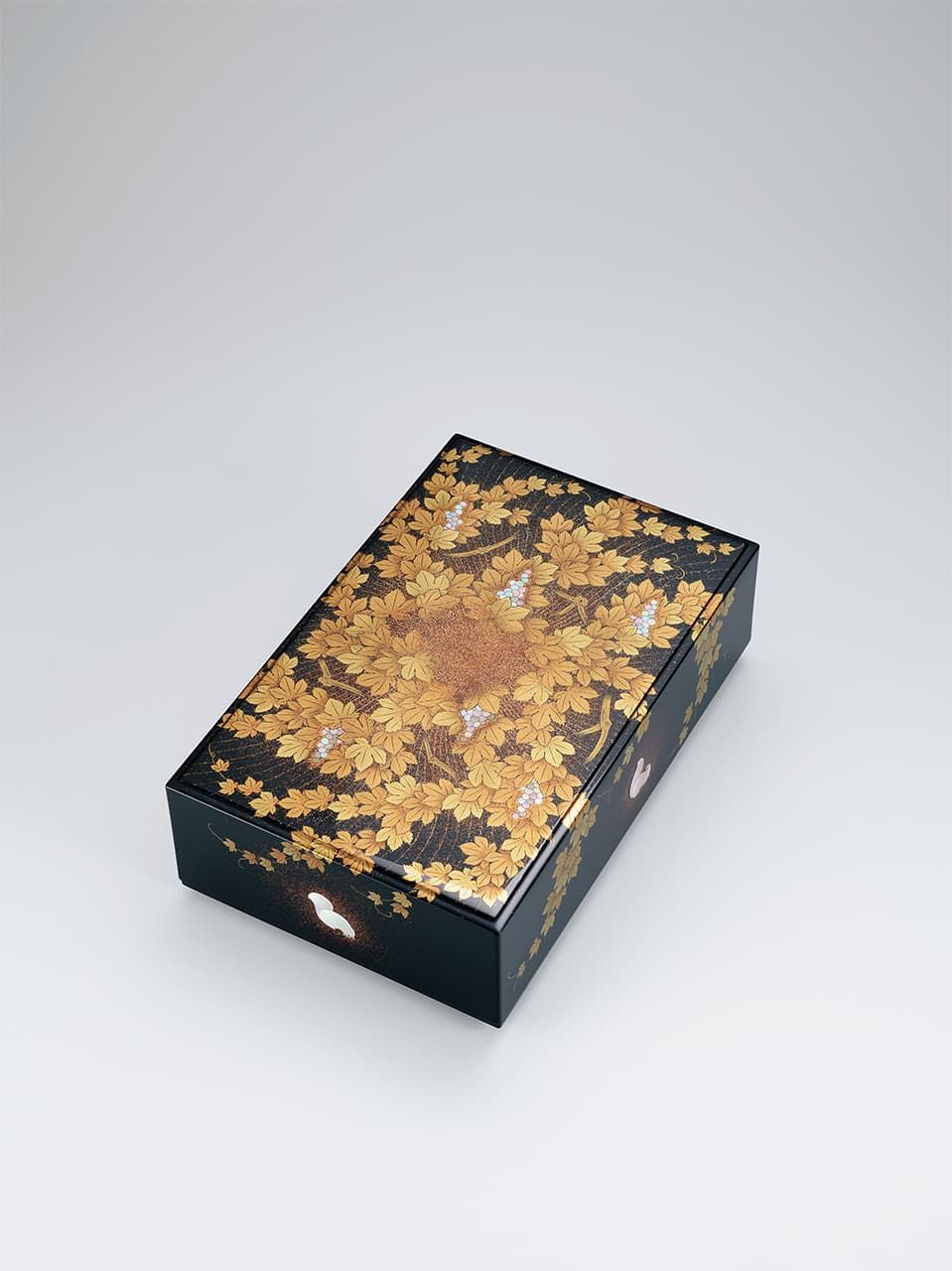 莳绘螺钿文箱《天惠》在第70届日本传统工艺展上展出(图片:日本工艺会)