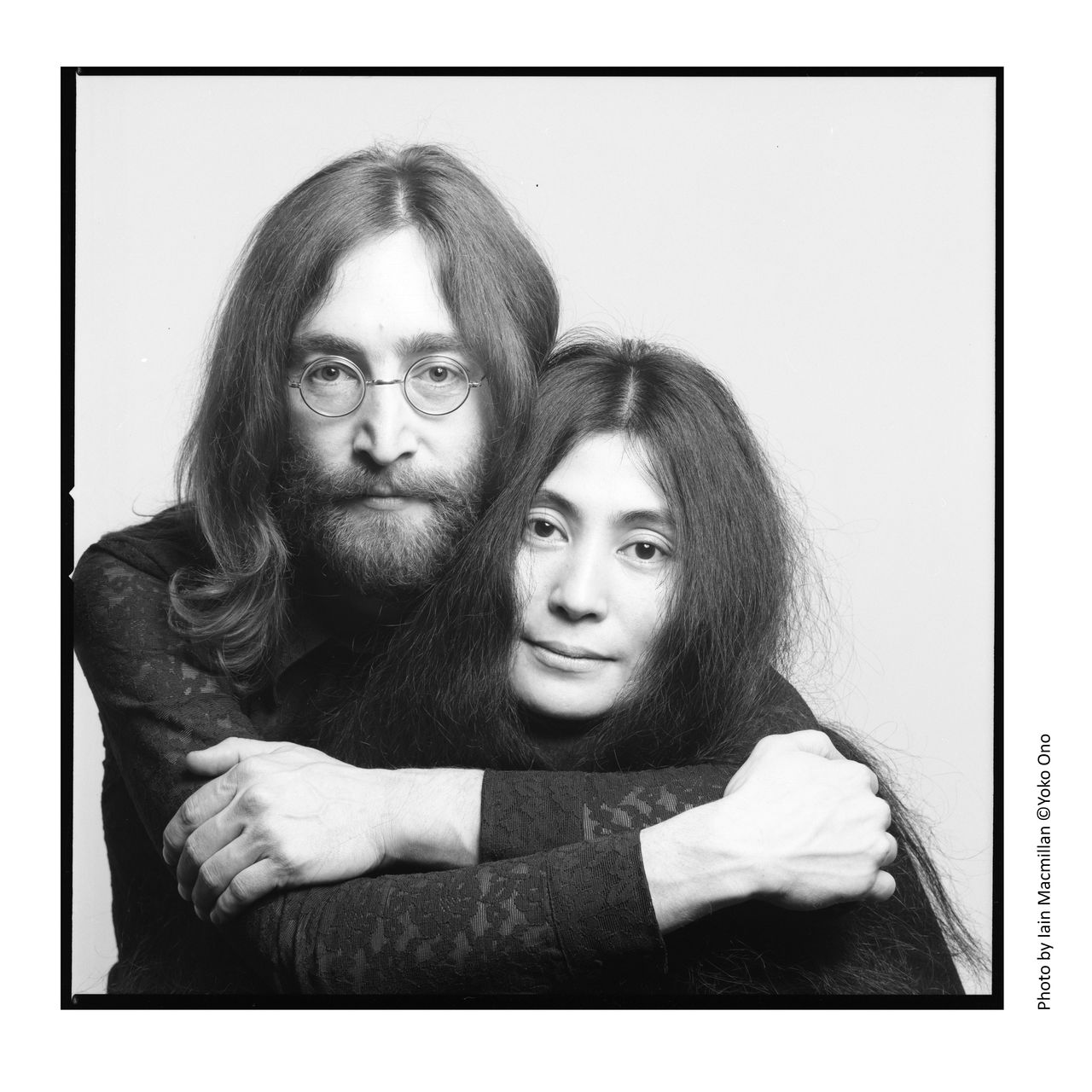 索尼音乐六本木博物馆举办的“DOUBLE FANTASY-John ＆Yoko东京展”曾在英国利物浦吸引了70万人次参观。东京展的特设展区“Japan Exclusive”陈列的特别藏品向观众展示了列侬与日本的不解之缘