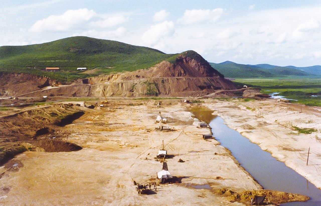 为技术转移进行实地培训的桃山水库挖掘工程现场（1980年7月，三江平原，图片：中山辉也）