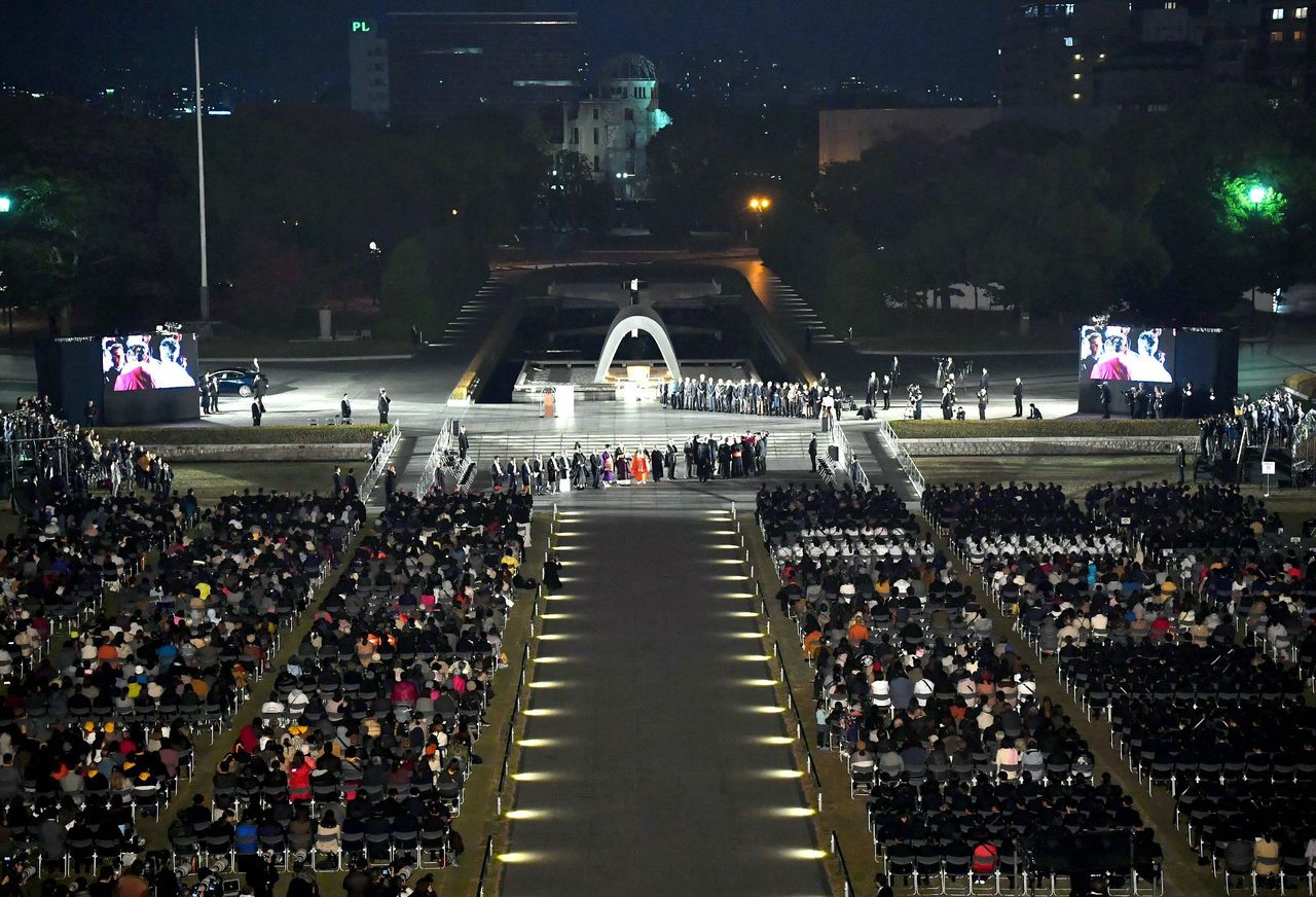 2019年11月24日，方济各教皇访问广岛和平纪念公园（时事社）