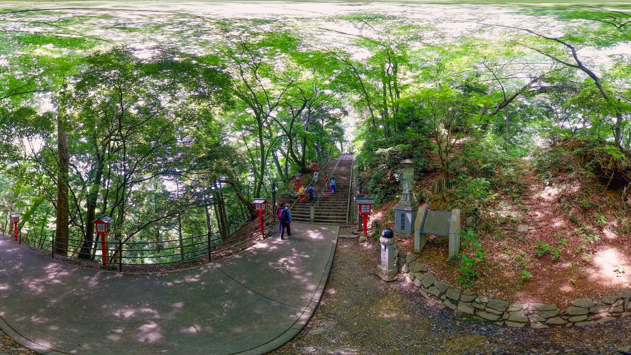 石阶路“男坂”共有108段台阶,与佛教所说的108种烦恼数量相同