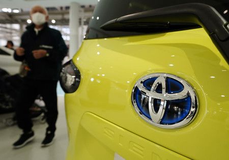 丰田汽车展厅内展示的车辆，4日，东京（EPA/时事社）