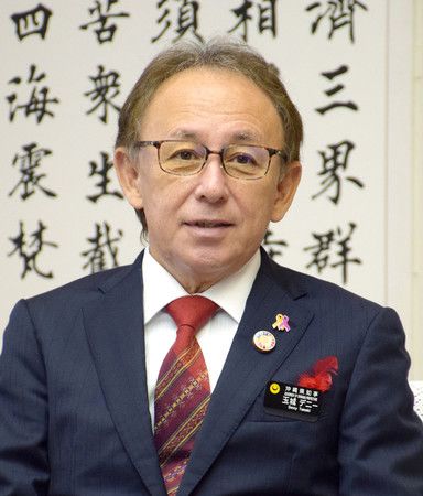 冲绳县知事玉城丹尼，2022年12月于那霸市县政府