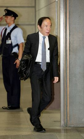 日本银行行长植田和男步入日银总部出席货币政策会议，7月28日上午，东京都中央区（记者团代表摄影）