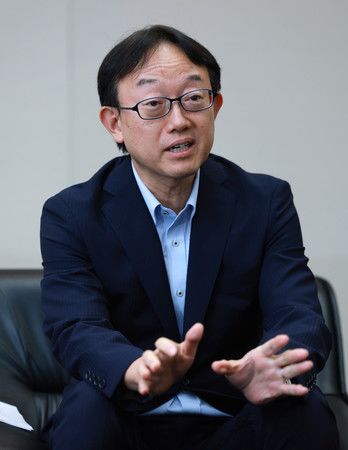 东短调查公司总经理加藤出接受采访，17日，东京都中央区