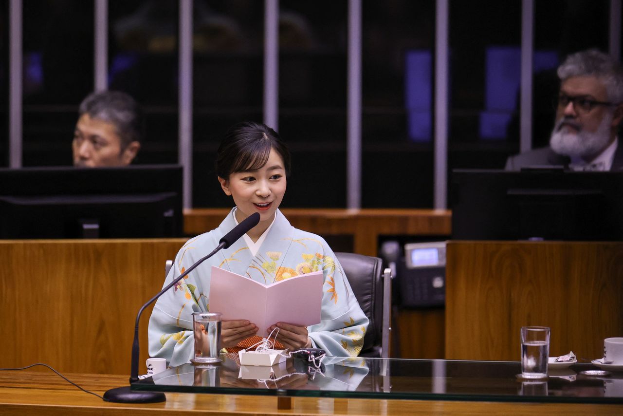 佳子在巴西国会下院发表演讲(路透社)