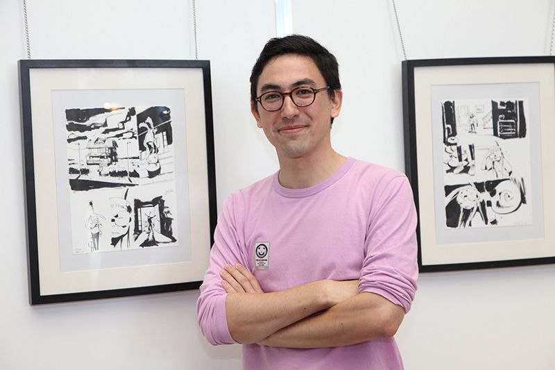 以《I Kill Giants（我杀巨人）》获第5届国际漫画奖（外务省主办）最佳作品奖的日裔西班牙漫画家JM Ken Niimura（摄于“世界漫画节”塞万提斯学院的展台）