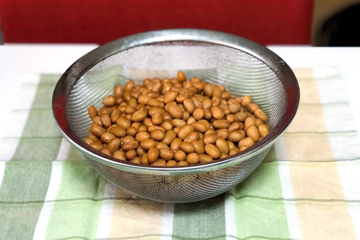 Soybeans, cooked and ready for fermenting.