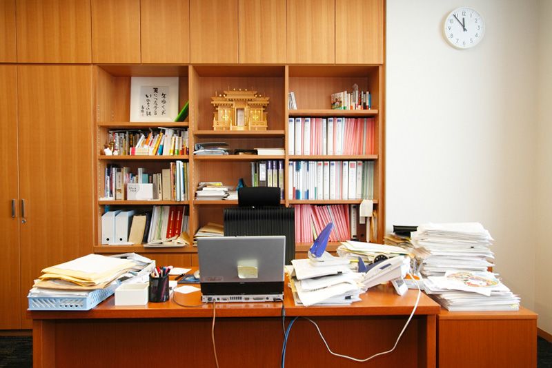 Saitō’s desk in his office at the Diet Members’ Building: This is where policies are born.