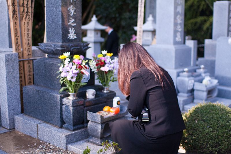 um túmulo budista japonês. uma sepultura Budista Japonesa.
