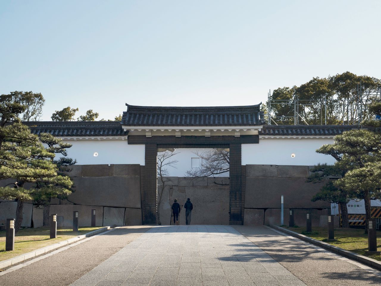 The Ōtemon Gate at the castle’s front entrance.