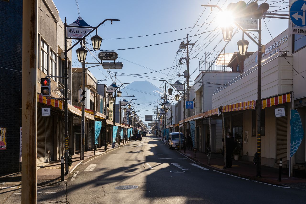 Old-fashioned storefronts line Honchō-dōri, Fujiyoshida’s main street.