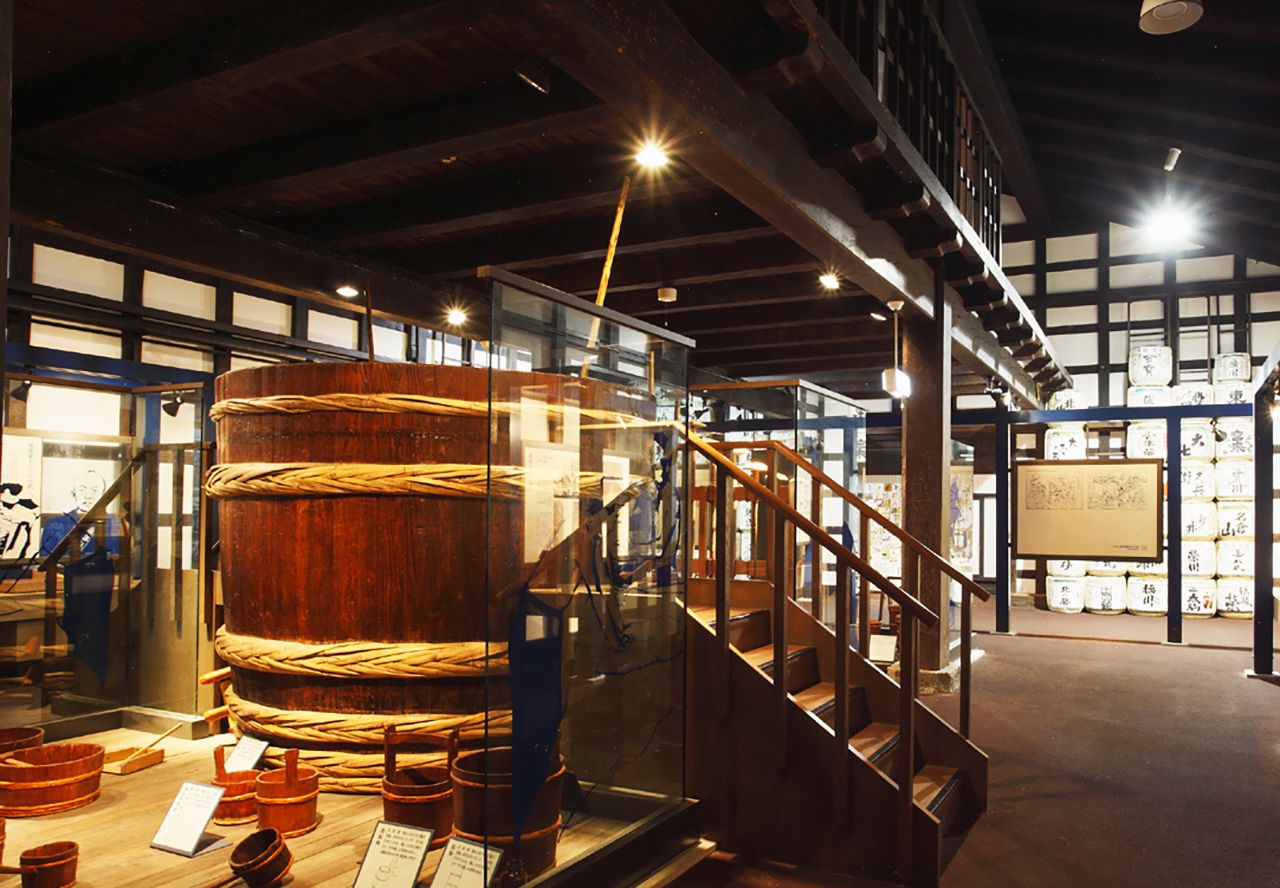 A brewing vat 2 meters in diameter dominates this museum display. (Courtesy of the Iwate Tourism Association)